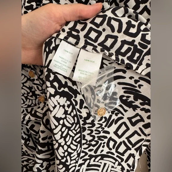 Lilly Pulitzer Elsa Silk Top Onyx Home slice size M
White Black - Picture 11 of 13